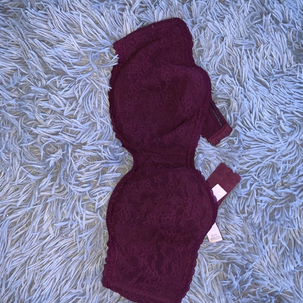Strapless Victoria’s Secret lace bra